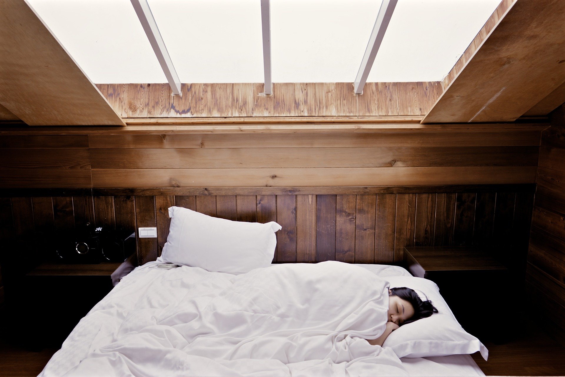 Użytkowanie łóżka stanie się jeszcze bardziej komfortowe przy możliwości regulowania zagłówka